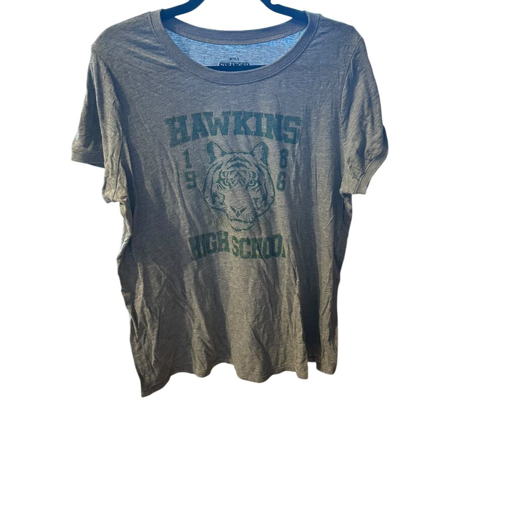 Stranger Thing Shirt Hawkins HS Short Sleeve Round Neck Tee Shirt Size L GUC